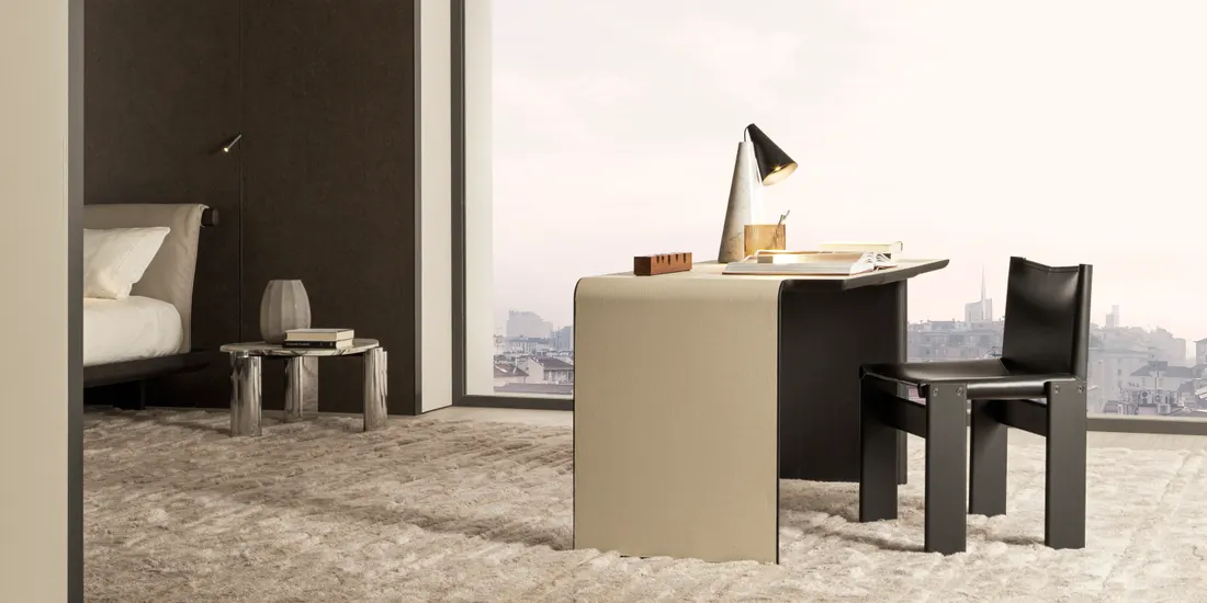 Кабинет Molteni&C: письменный стол Aria и кожаный стул Monk у панорамного окна