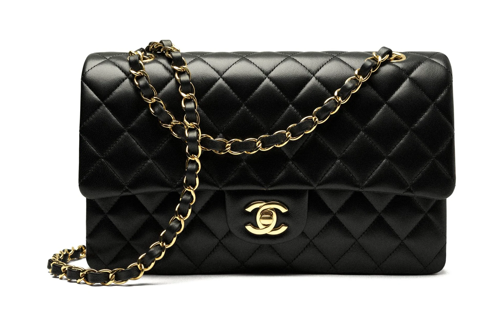 Сумка Chanel Classic 11.12 на студийной фотографии